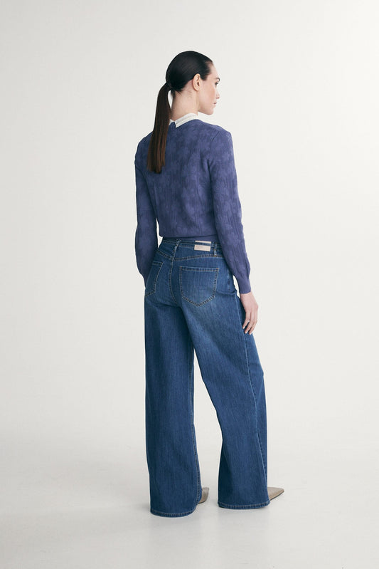 Wide-Leg Jeans with Belt
