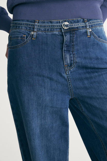 Wide-Leg Jeans with Belt